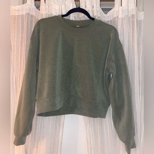 LULULEMON size 4 green crewneck